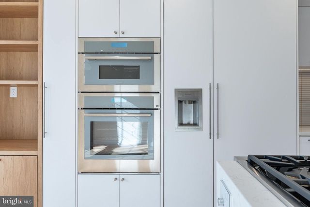 250 GATE ST, Philadelphia, PA 19128