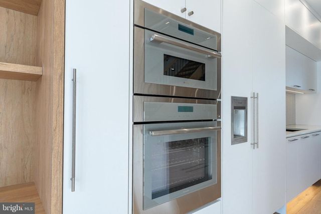 250 GATE ST, Philadelphia, PA 19128