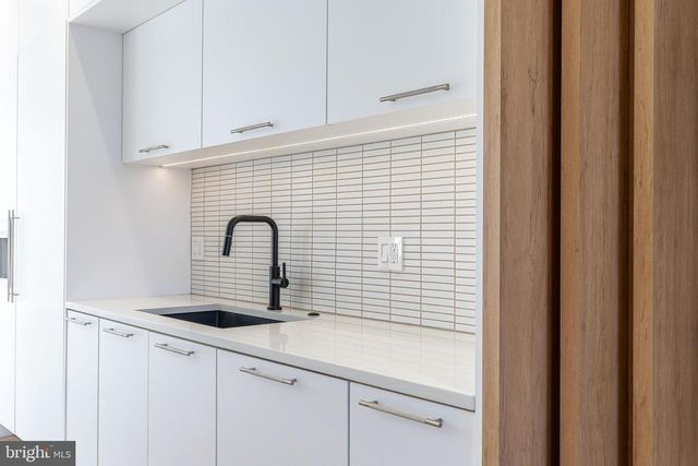 250 GATE ST, Philadelphia, PA 19128