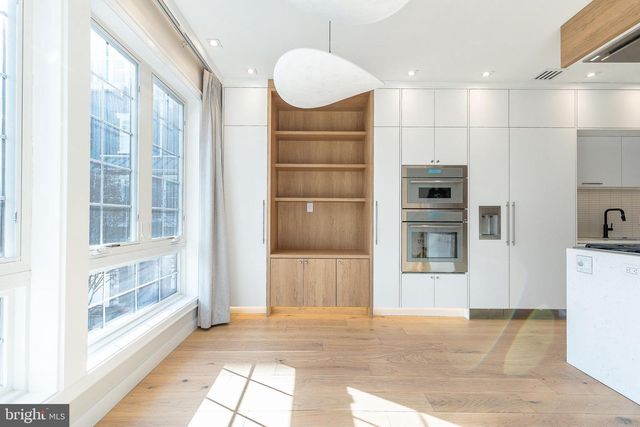 250 GATE ST, Philadelphia, PA 19128