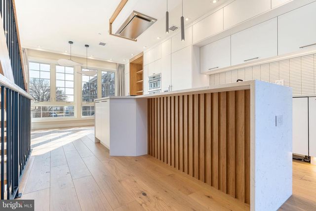 250 GATE ST, Philadelphia, PA 19128