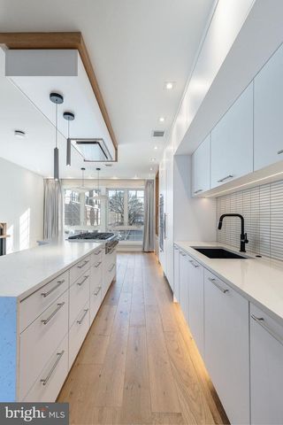 250 GATE ST, Philadelphia, PA 19128