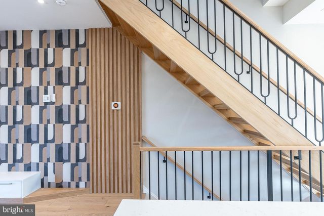 250 GATE ST, Philadelphia, PA 19128