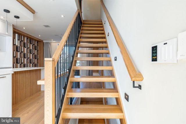 250 GATE ST, Philadelphia, PA 19128