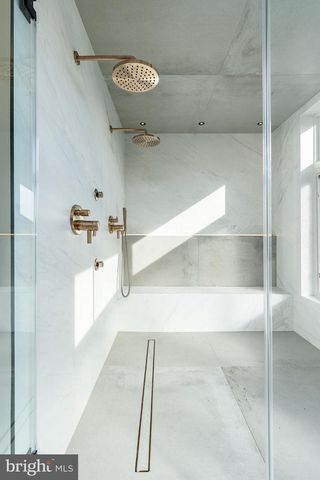 250 GATE ST, Philadelphia, PA 19128