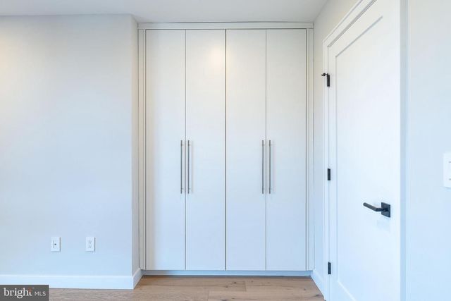 250 GATE ST, Philadelphia, PA 19128