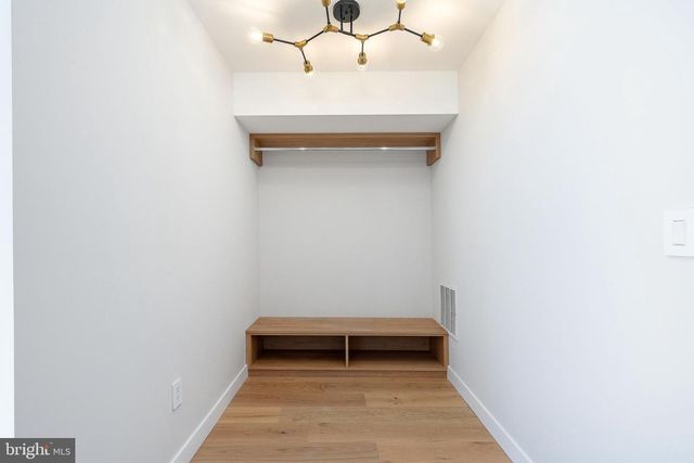 250 GATE ST, Philadelphia, PA 19128