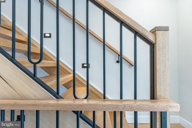 250 GATE ST, Philadelphia, PA 19128