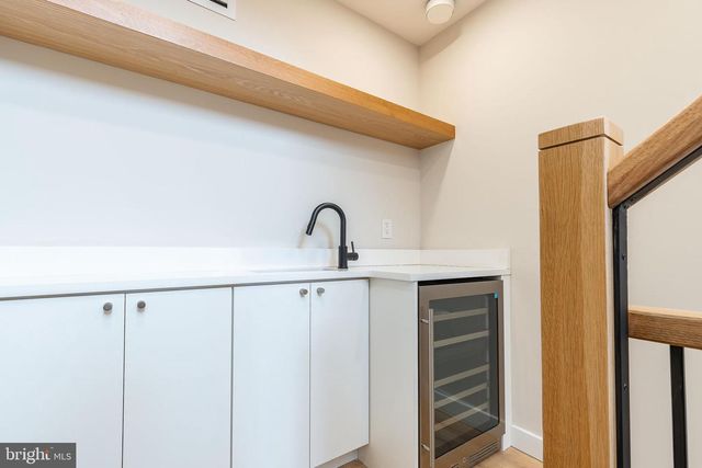 250 GATE ST, Philadelphia, PA 19128