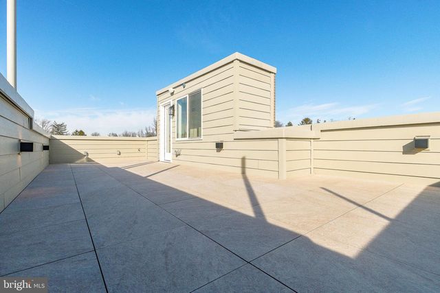 250 GATE ST, Philadelphia, PA 19128