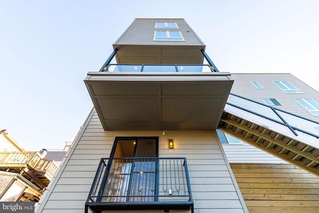 250 GATE ST, Philadelphia, PA 19128