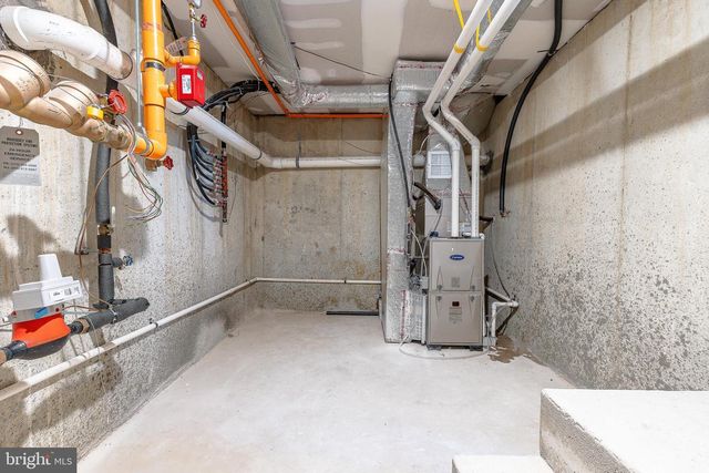 250 GATE ST, Philadelphia, PA 19128