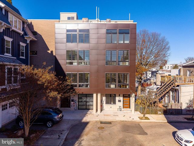 250 GATE ST, Philadelphia, PA 19128