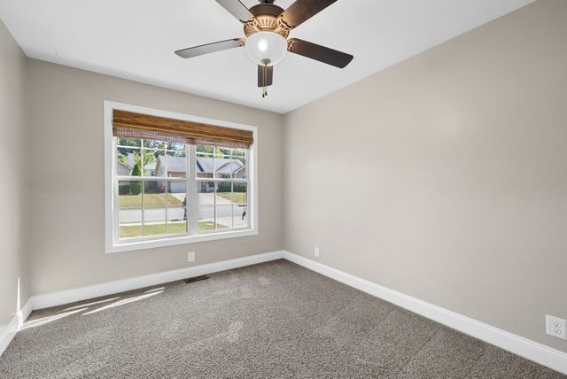 652 Deer Ridge Dr, Clarksville, TN 37042