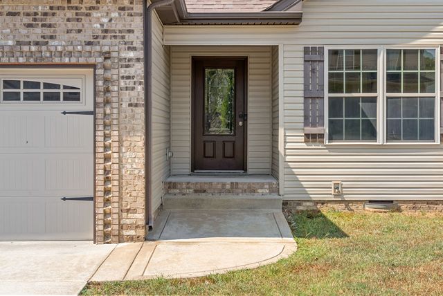 652 Deer Ridge Dr, Clarksville, TN 37042