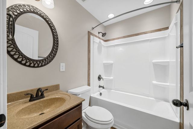 652 Deer Ridge Dr, Clarksville, TN 37042