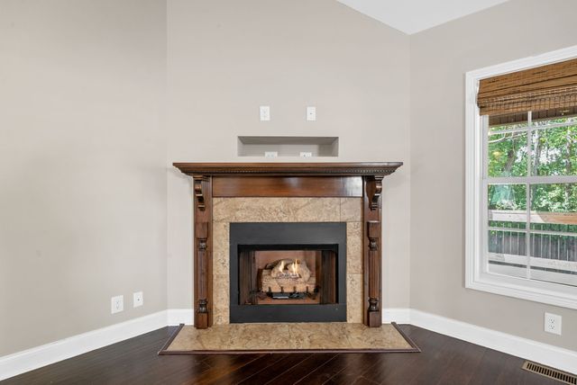 652 Deer Ridge Dr, Clarksville, TN 37042