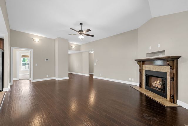 652 Deer Ridge Dr, Clarksville, TN 37042