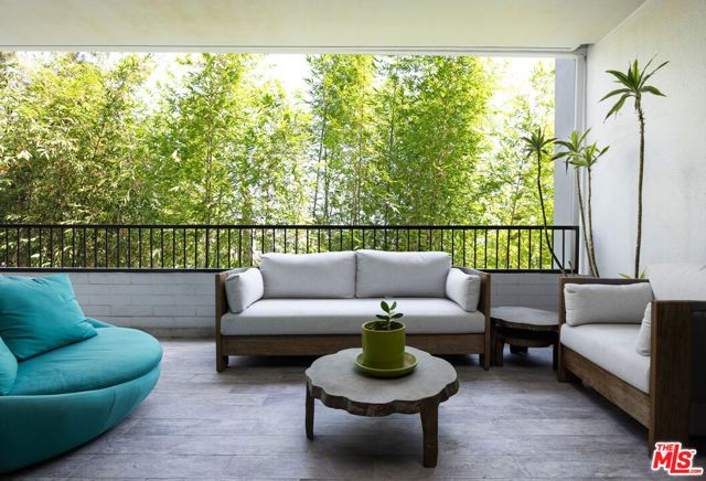1100 Alta Loma Road 504, West Hollywood, CA 90069