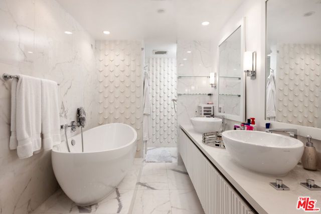 1100 Alta Loma Road 504, West Hollywood, CA 90069