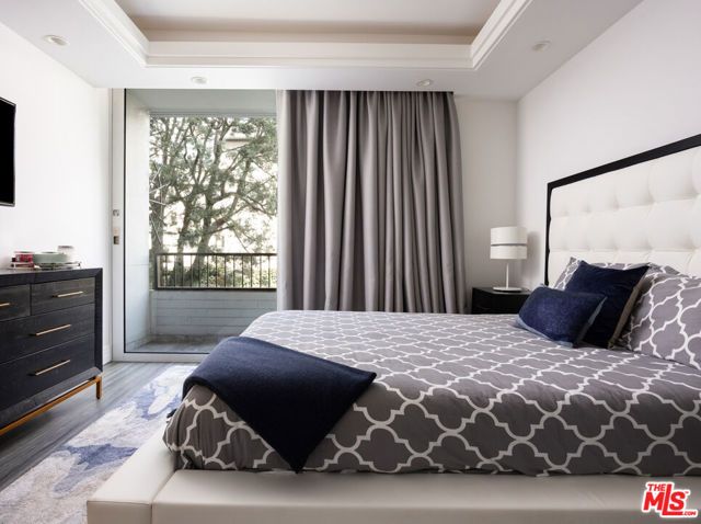 1100 Alta Loma Road 504, West Hollywood, CA 90069