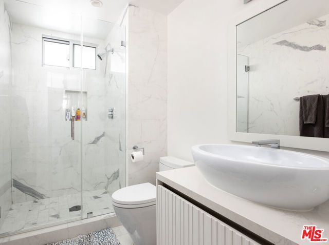 1100 Alta Loma Road 504, West Hollywood, CA 90069