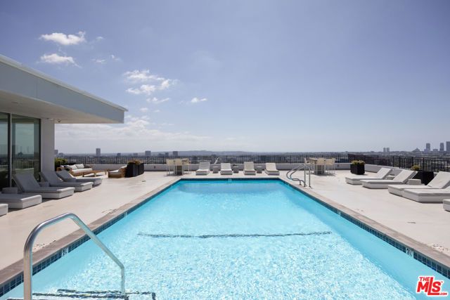 1100 Alta Loma Road 504, West Hollywood, CA 90069