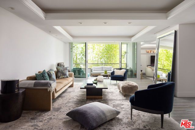 1100 Alta Loma Road 504, West Hollywood, CA 90069