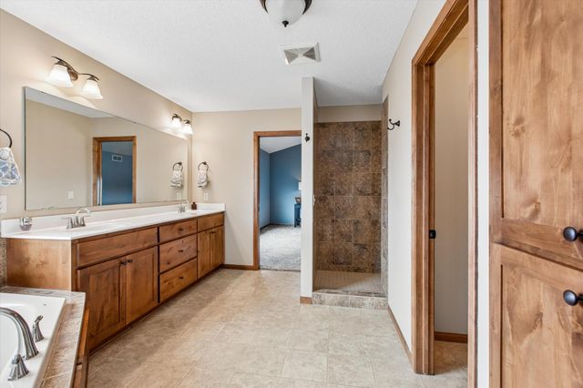 19877 Deerbrooke Path, Farmington, MN 55024