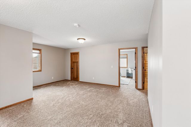 19877 Deerbrooke Path, Farmington, MN 55024