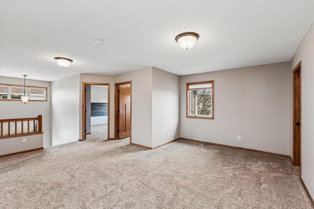 19877 Deerbrooke Path, Farmington, MN 55024