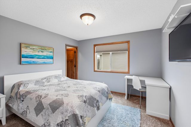 19877 Deerbrooke Path, Farmington, MN 55024