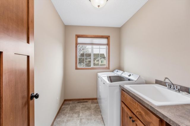 19877 Deerbrooke Path, Farmington, MN 55024