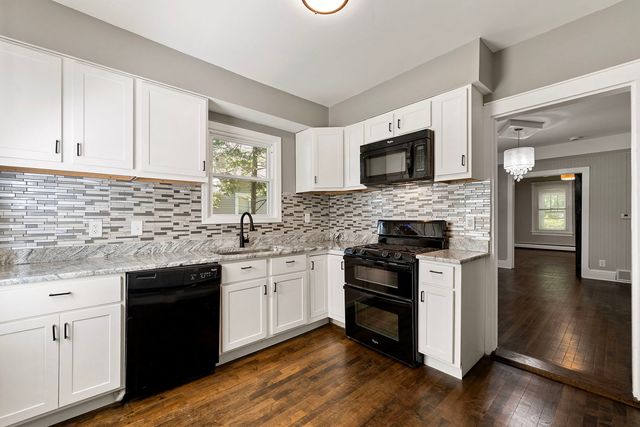1437 Victoria Avenue, North Chicago, IL 60064
