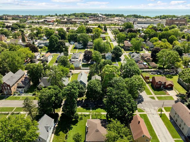 1437 Victoria Avenue, North Chicago, IL 60064