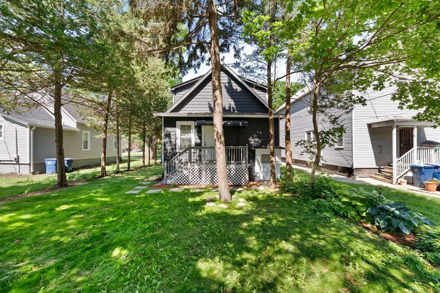 1437 Victoria Avenue, North Chicago, IL 60064