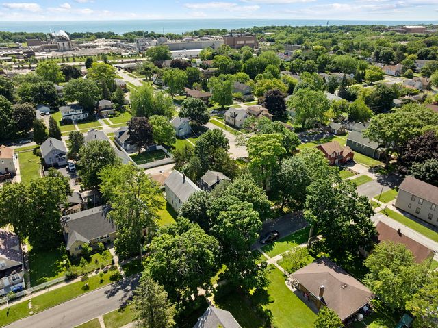 1437 Victoria Avenue, North Chicago, IL 60064