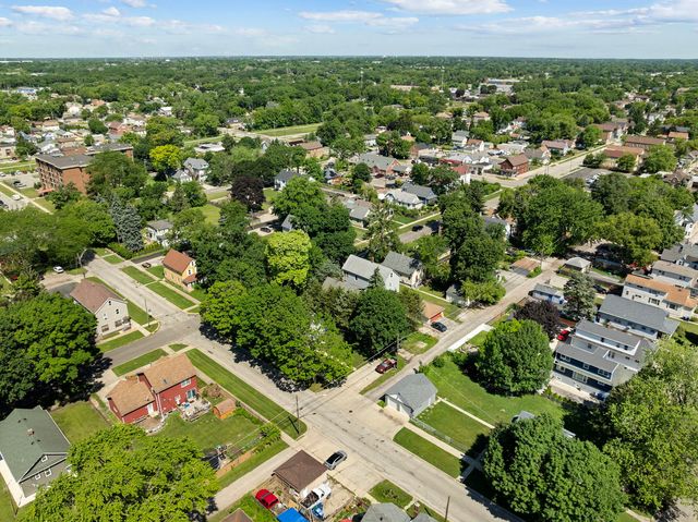 1437 Victoria Avenue, North Chicago, IL 60064