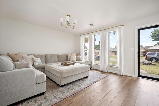 3504 Chetwood Drive, Del City, OK 73115