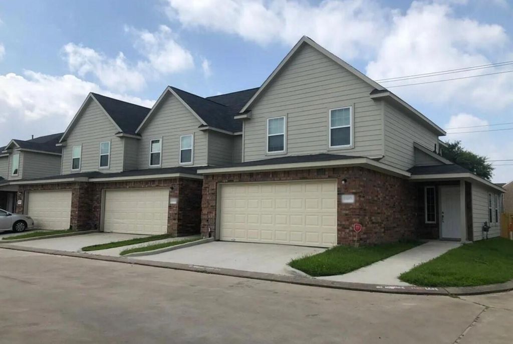 12010 Sarah Lake Drive, Houston, TX 77099