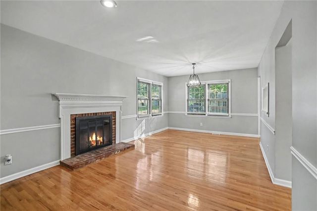 4630 NE Gladstone Avenue, Kansas City, MO 64117