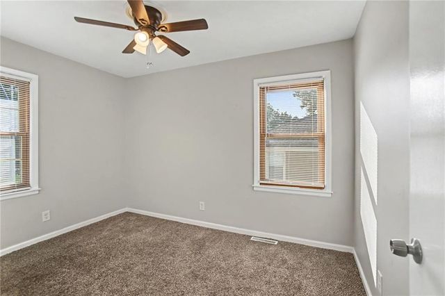 4630 NE Gladstone Avenue, Kansas City, MO 64117