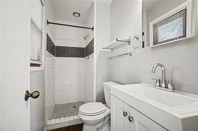 4630 NE Gladstone Avenue, Kansas City, MO 64117