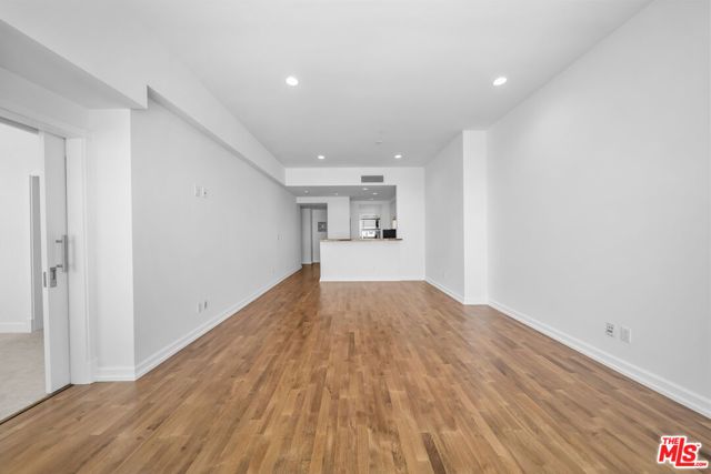 900 W OLYMPIC Boulevard 31E, Los Angeles, CA 90015