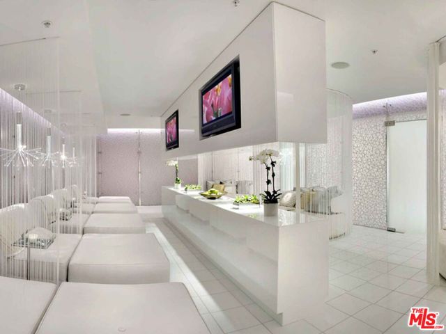 900 W OLYMPIC Boulevard 31E, Los Angeles, CA 90015
