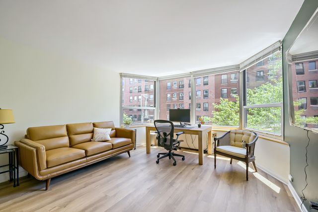720 W Gordon Terrace 3R, Chicago, IL 60613