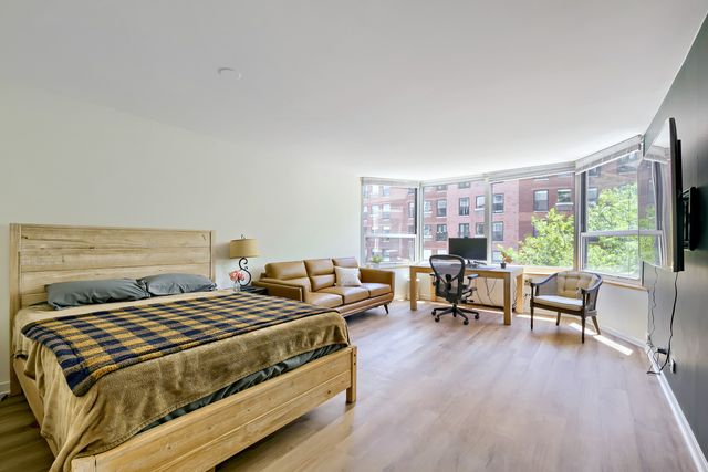 720 W Gordon Terrace 3R, Chicago, IL 60613