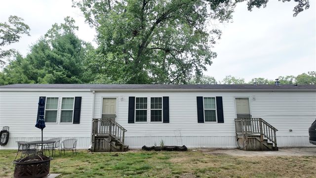 13523 Oaktree Ct, Grand Haven, MI 49417