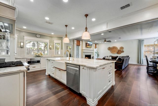 15722 Dawn Crest, San Antonio, TX 78248