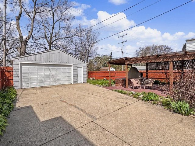 3843 5th PLACE, Milwaukee, WI 53207